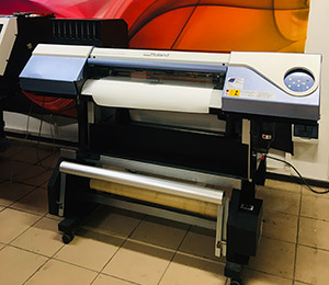 Печатно-режущий плоттер Roland VS-300i (б/у)